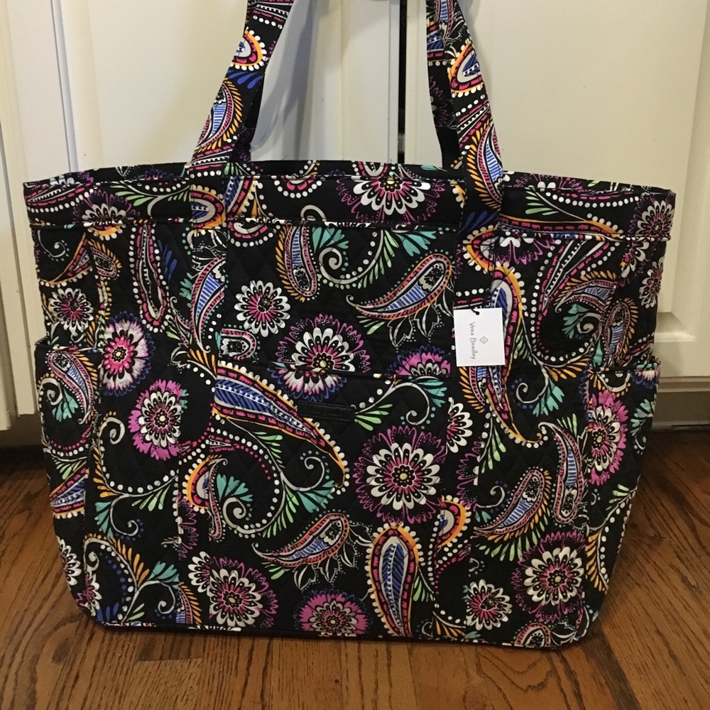 BRAND NEW w/tags...Vera Bradley Get Carried Away